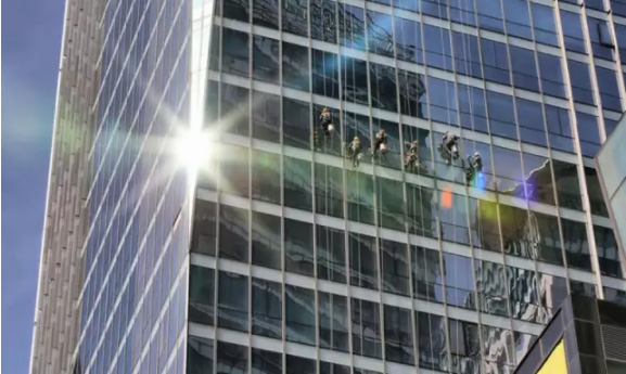 玻璃幕墻清潔專(zhuān)業(yè)